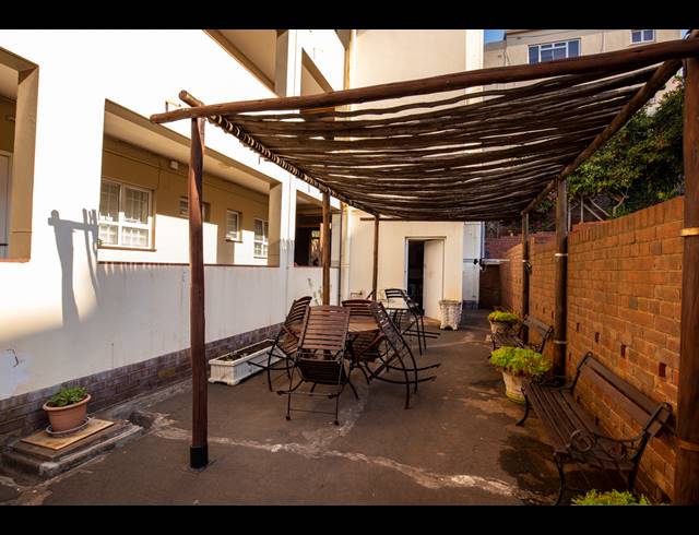 2.5 BEDROOM APARTMENT FOR SALE IN GLENWOOD